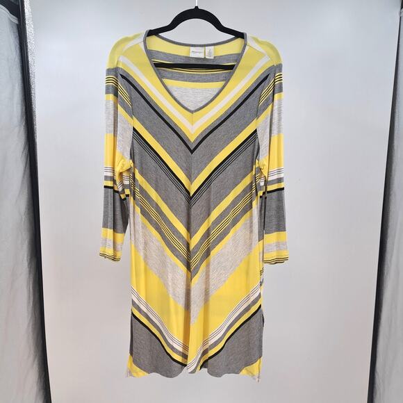 Chico's Zenergy Mini Dress 2 L Chevron Stripe 3/4 Sleeve V-Neck Knit Yellow Gray - Picture 2 of 8